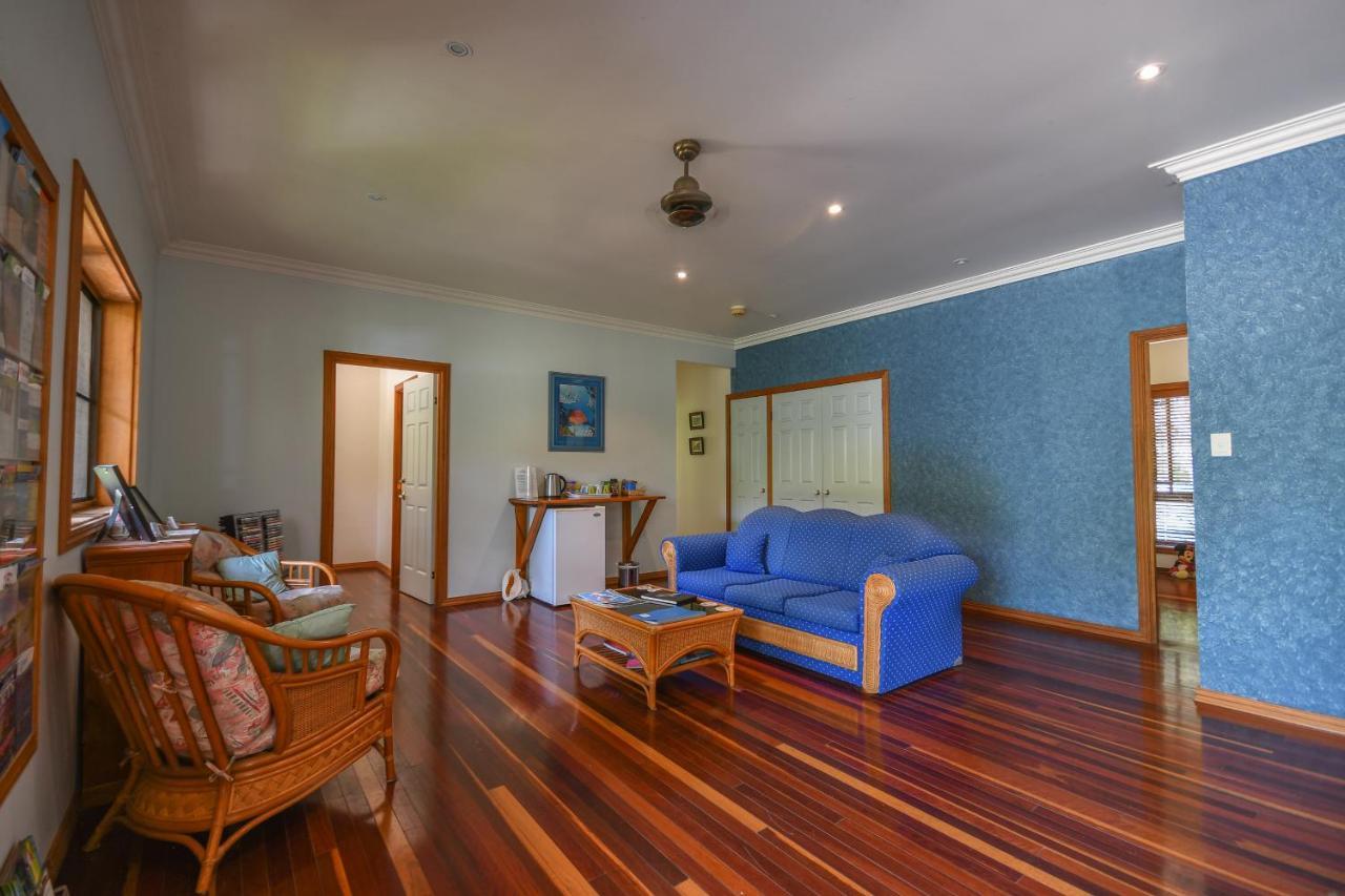 Hibiscus Lodge Bed & Breakfast Wongaling Beach Dış mekan fotoğraf