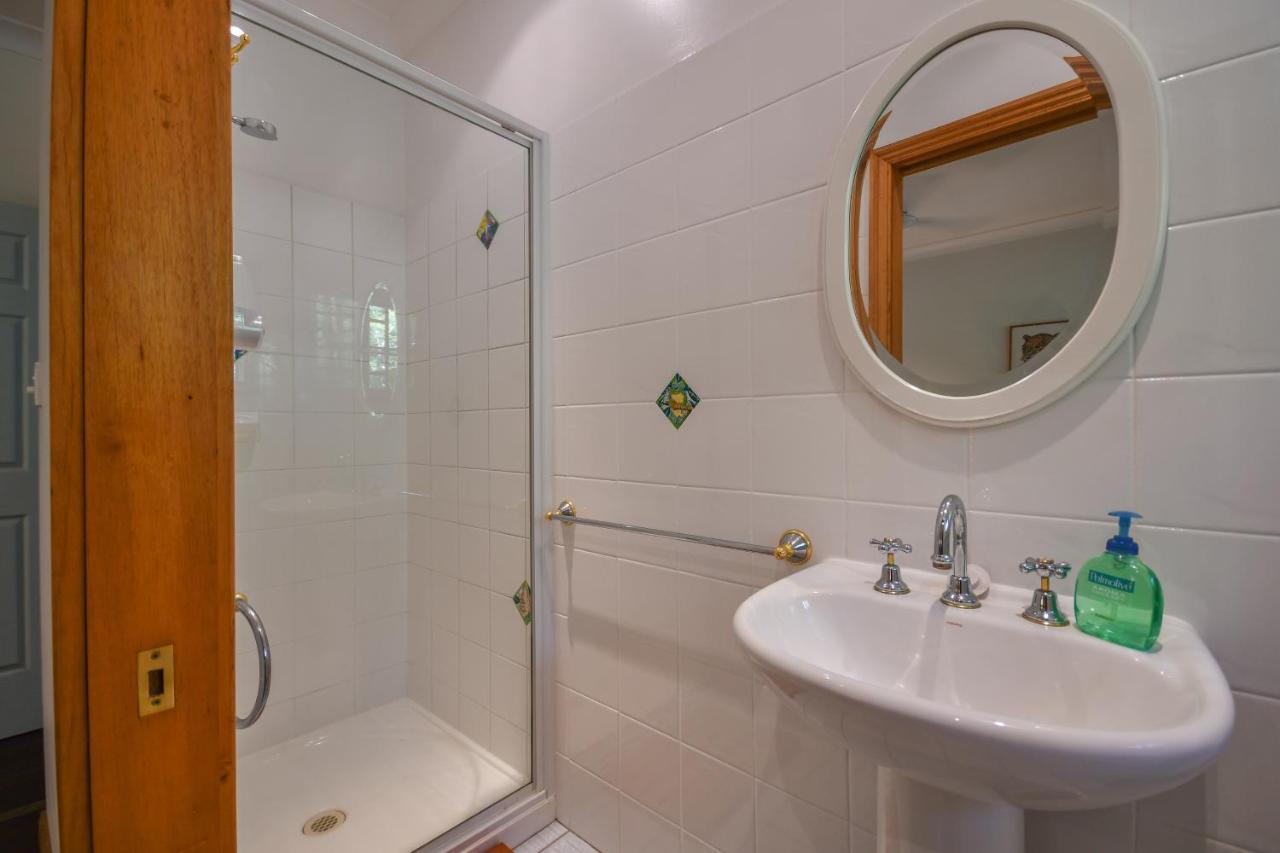 Hibiscus Lodge Bed & Breakfast Wongaling Beach Dış mekan fotoğraf